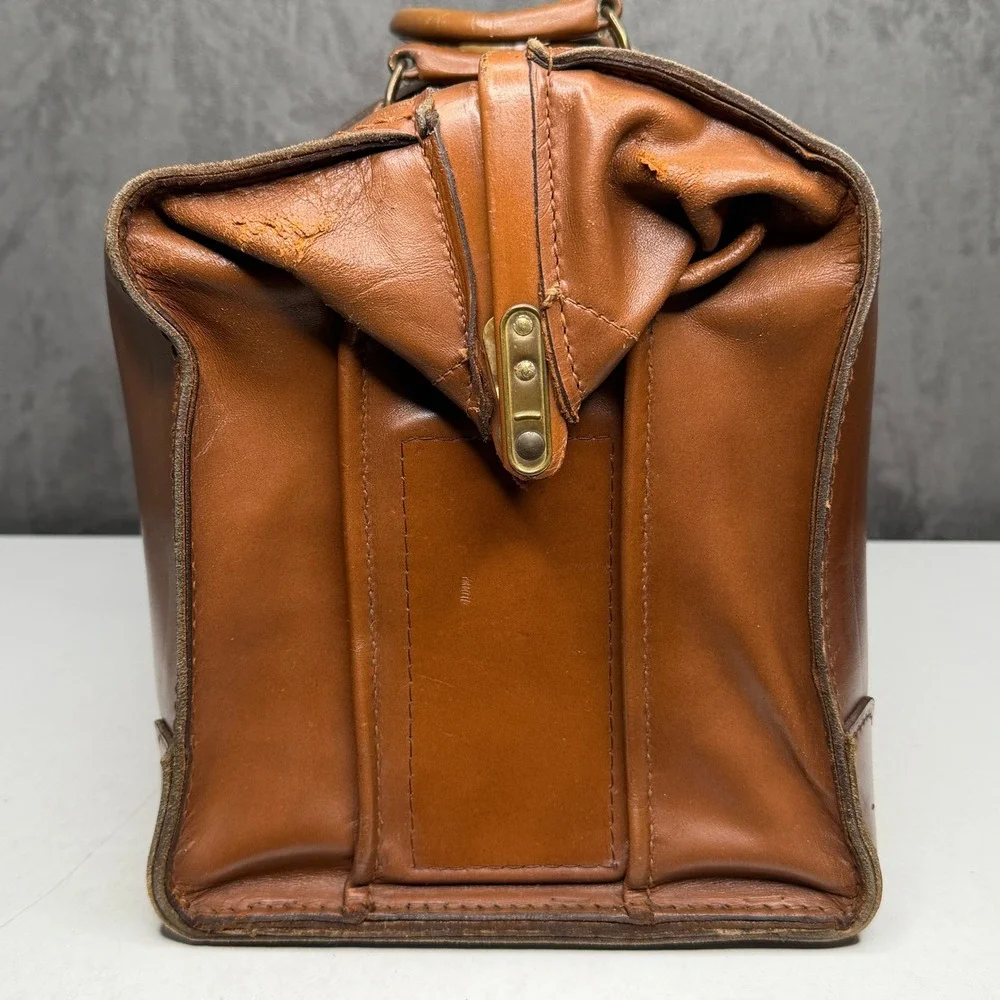 Price Waterhouse & Co Gladstone Bag Mens Large Brown Leather Vintage Doctor Bag